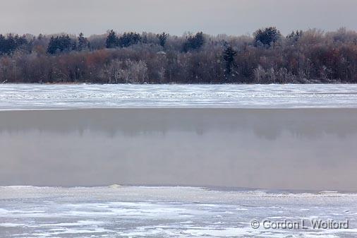 Icy Ottawa River_12382.jpg